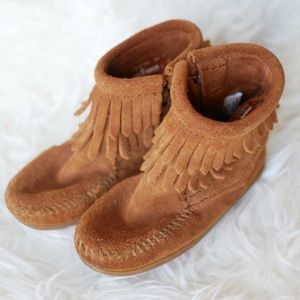 🔥 Minnetonka Moccasins Toddler Girls 7 Brown